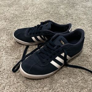 Women’s Adidas Suede Grand Court size 6.5